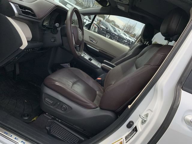 Certified 2023 Toyota Sienna Platinum image 18