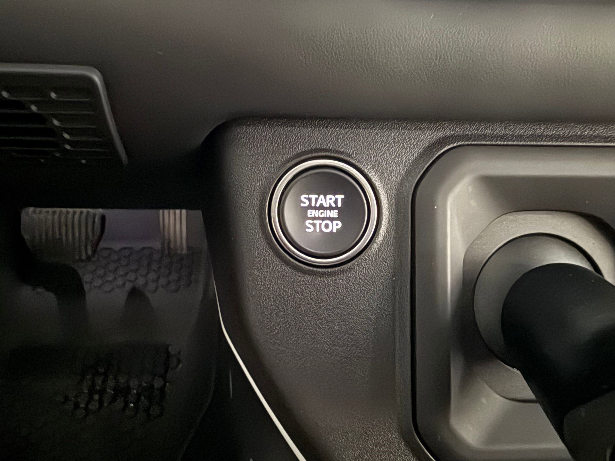 Used 2024 Land Rover Defender 110 SE AWD/4WD image 29