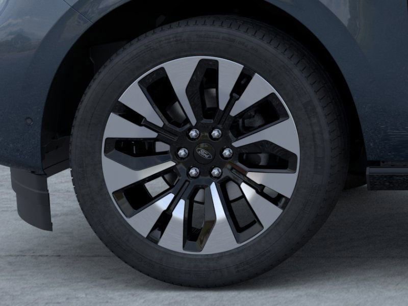 New 2025 Ford Expedition Platinum w/ Driver's Package image 19