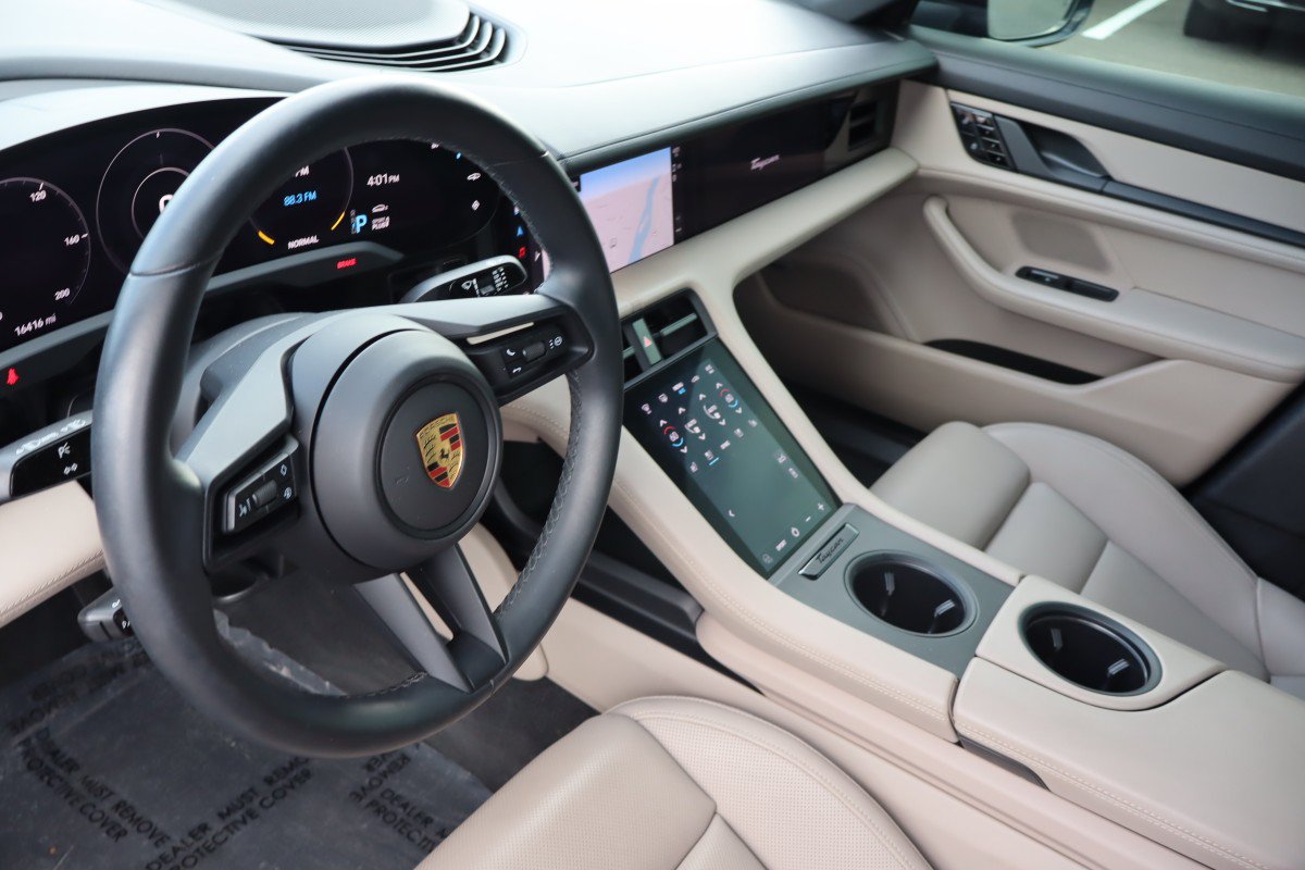 Used 2021 Porsche Taycan 4S w/ Premium Package AWD/4WD image 11