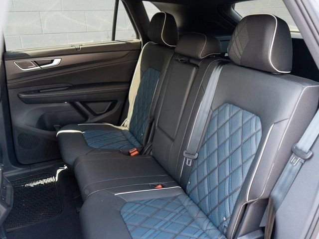 New 2025 Volkswagen Atlas Cross Sport SEL Premium R-Line image 9