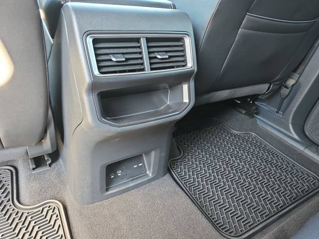 Used 2024 Volkswagen Atlas Cross Sport SE AWD/4WD image 12