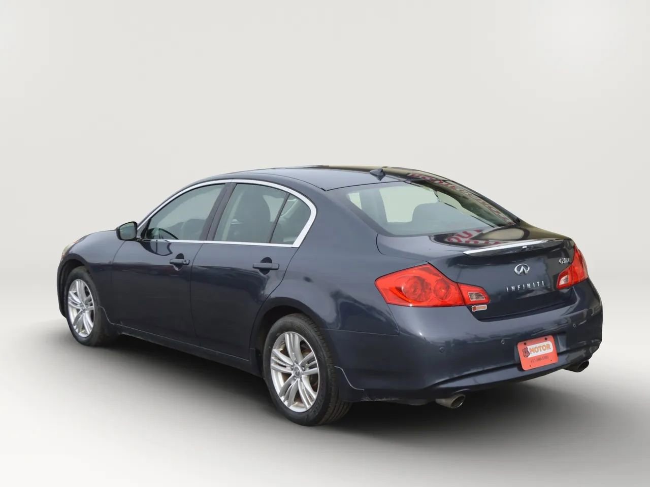 Used 2011 INFINITI G37 x Sedan w/ Premium Pkg image 3