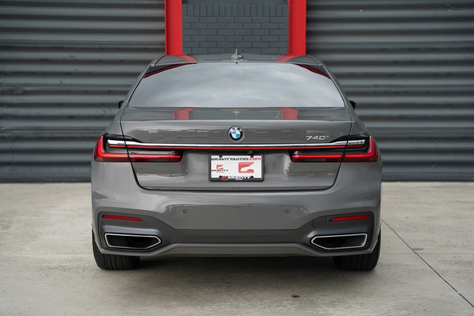 Used 2022 BMW 740i w/ M Sport Package RWD image 13