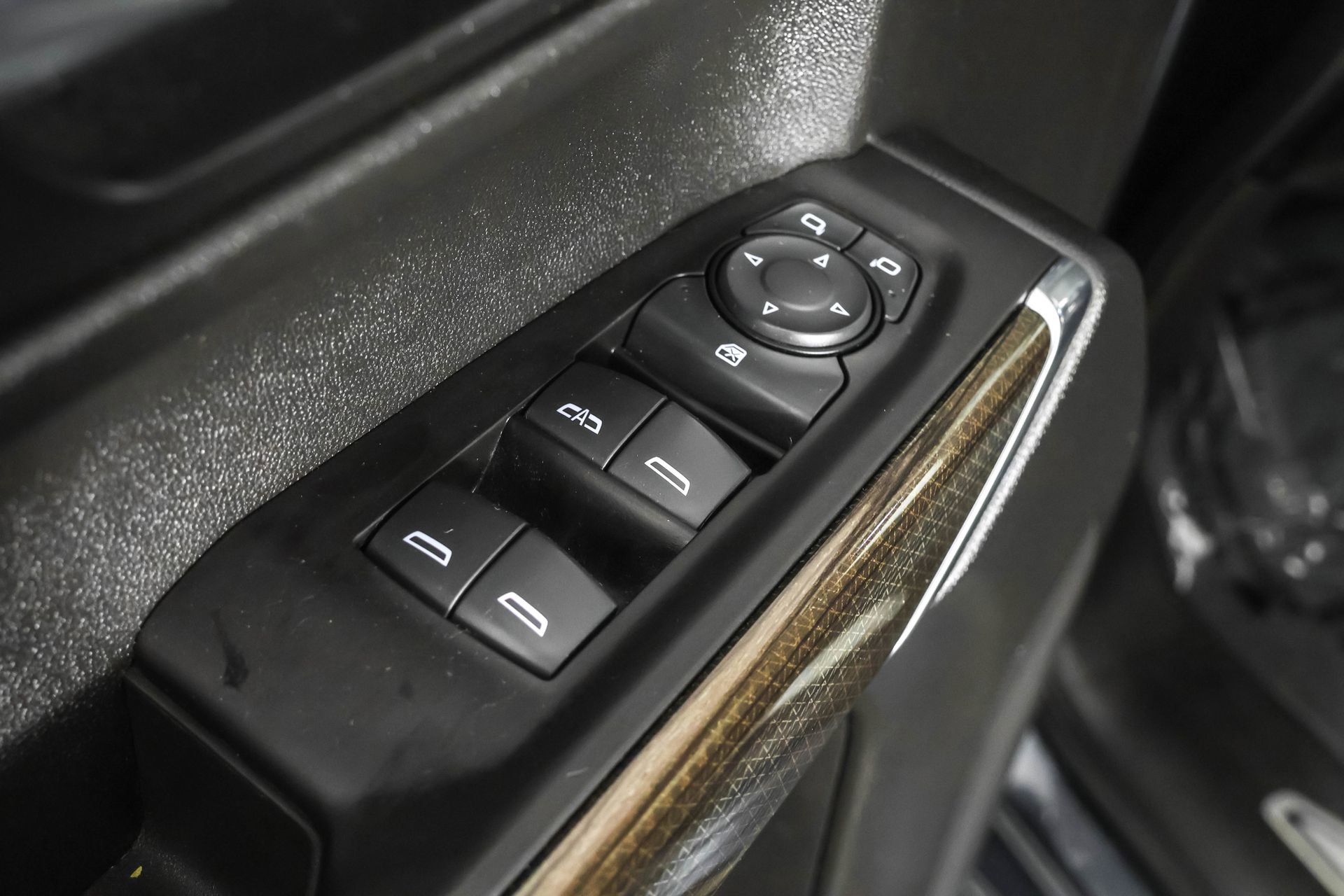 Used 2021 Chevrolet Silverado 1500 LT image 32