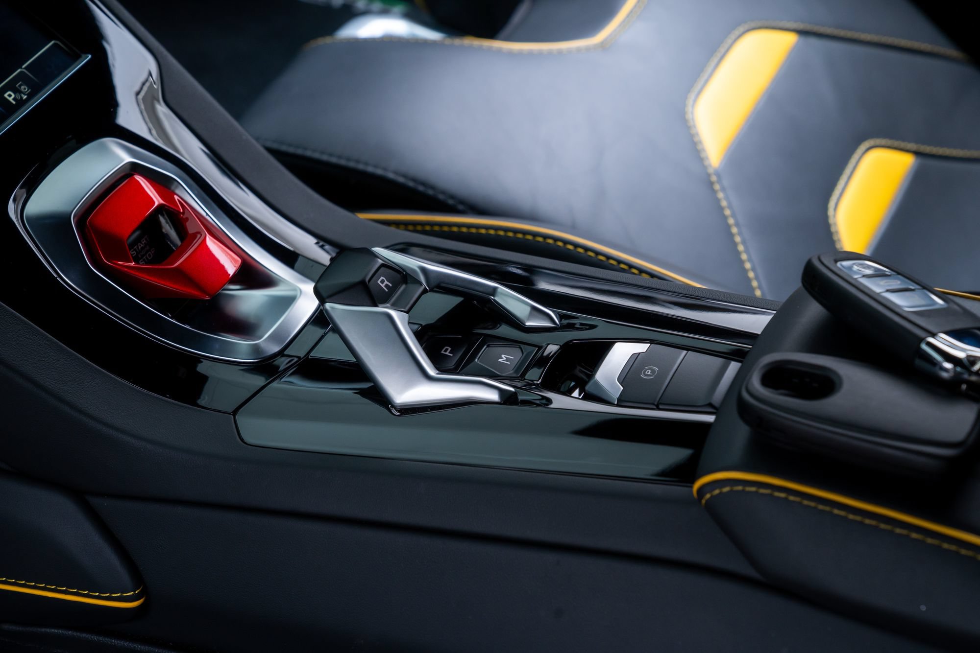 Used 2022 Lamborghini Huracan EVO RWD image 19