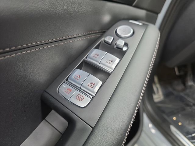 Certified 2024 BMW X7 M60i w/ Executive Package image 25