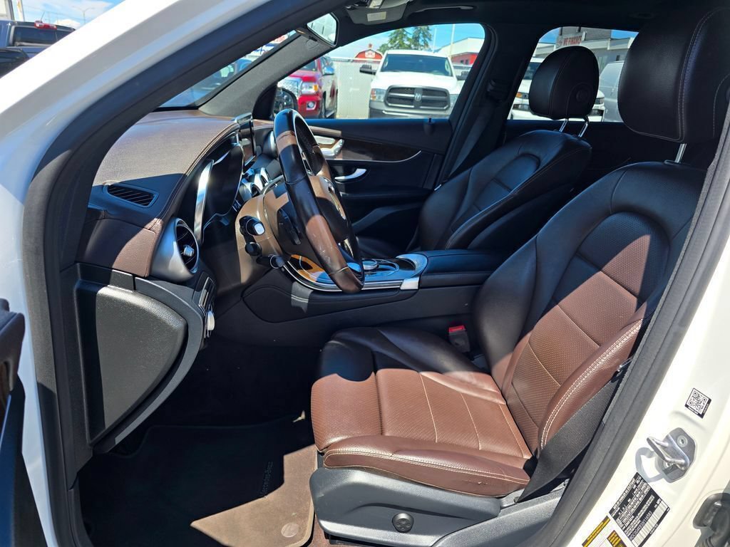 Used 2018 Mercedes-Benz GLC 300 4MATIC image 21