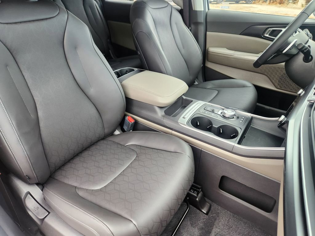 New 2026 Kia Carnival LXS image 14