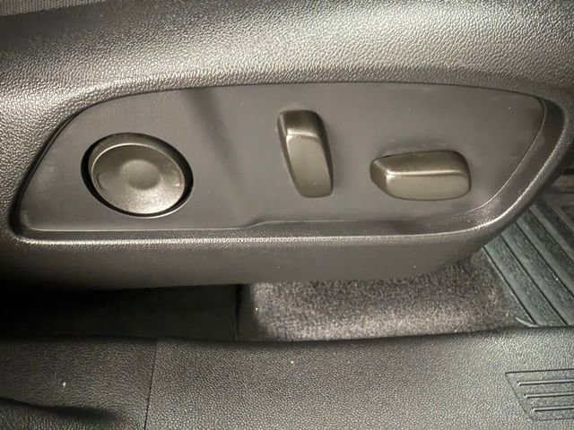 Certified 2025 Chevrolet Equinox RS w/ Safety and Technology Package image 33