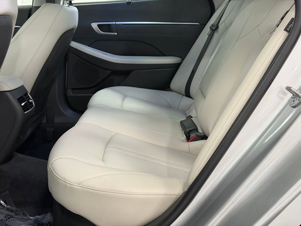 New 2025 Hyundai Sonata Limited image 23