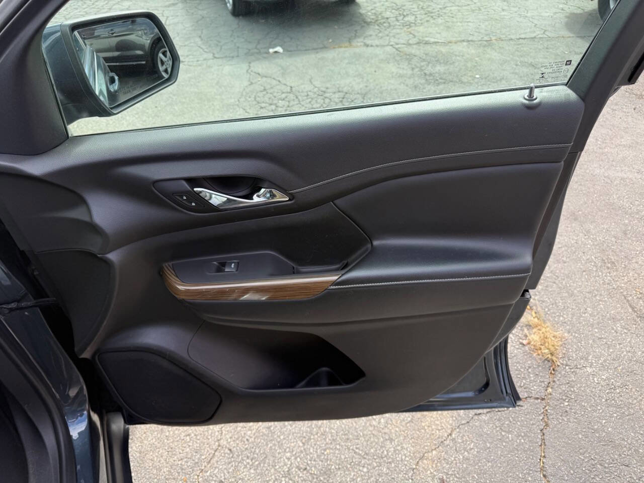 Used 2019 GMC Acadia SLE w/ Driver Alert Package I image 24