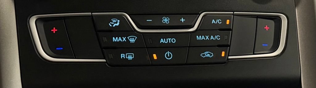 Used 2019 Ford Fusion SE FWD image 20