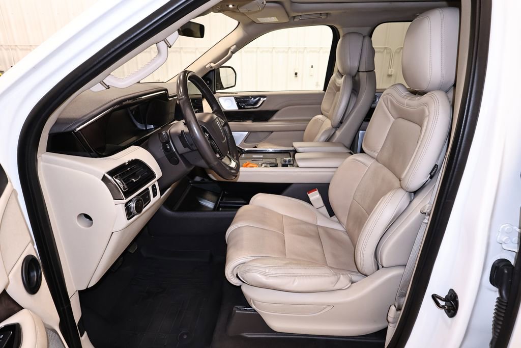 Used 2020 Lincoln Navigator L Reserve w/ Luxury Package AWD/4WD image 8