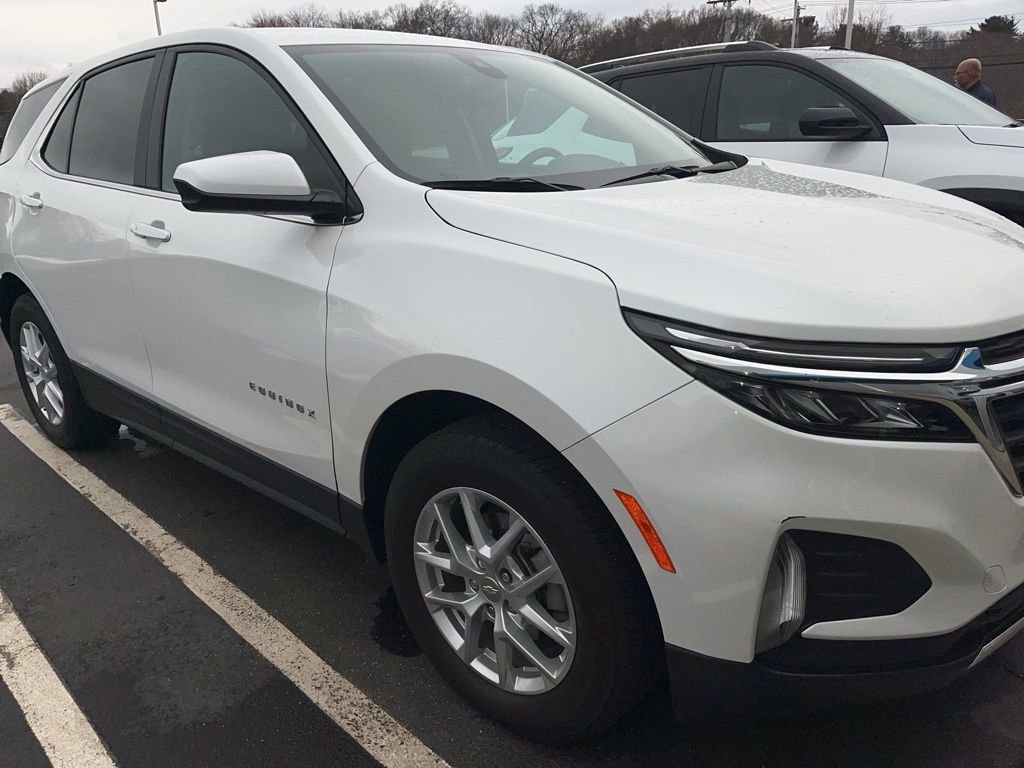Used 2024 Chevrolet Equinox LT AWD/4WD image 2