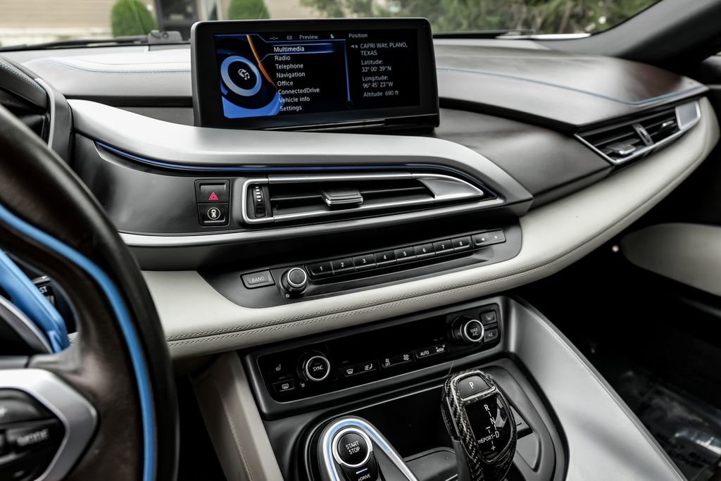 Used 2015 BMW i8 image 26