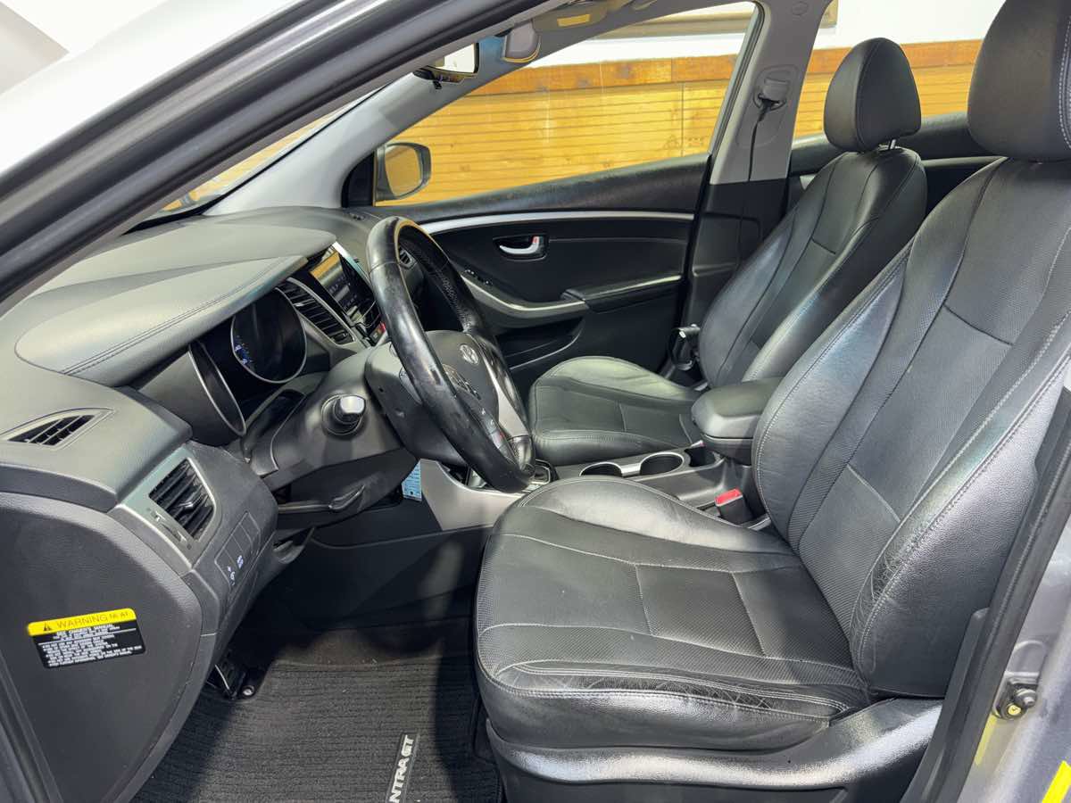 Used 2013 Hyundai Elantra GT w/ Style Pkg image 16