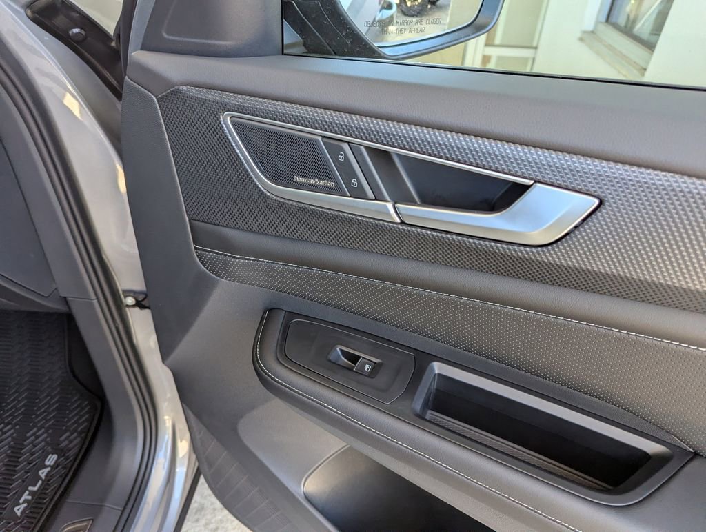 New 2026 Volkswagen Atlas Cross Sport SEL Premium R-Line image 36