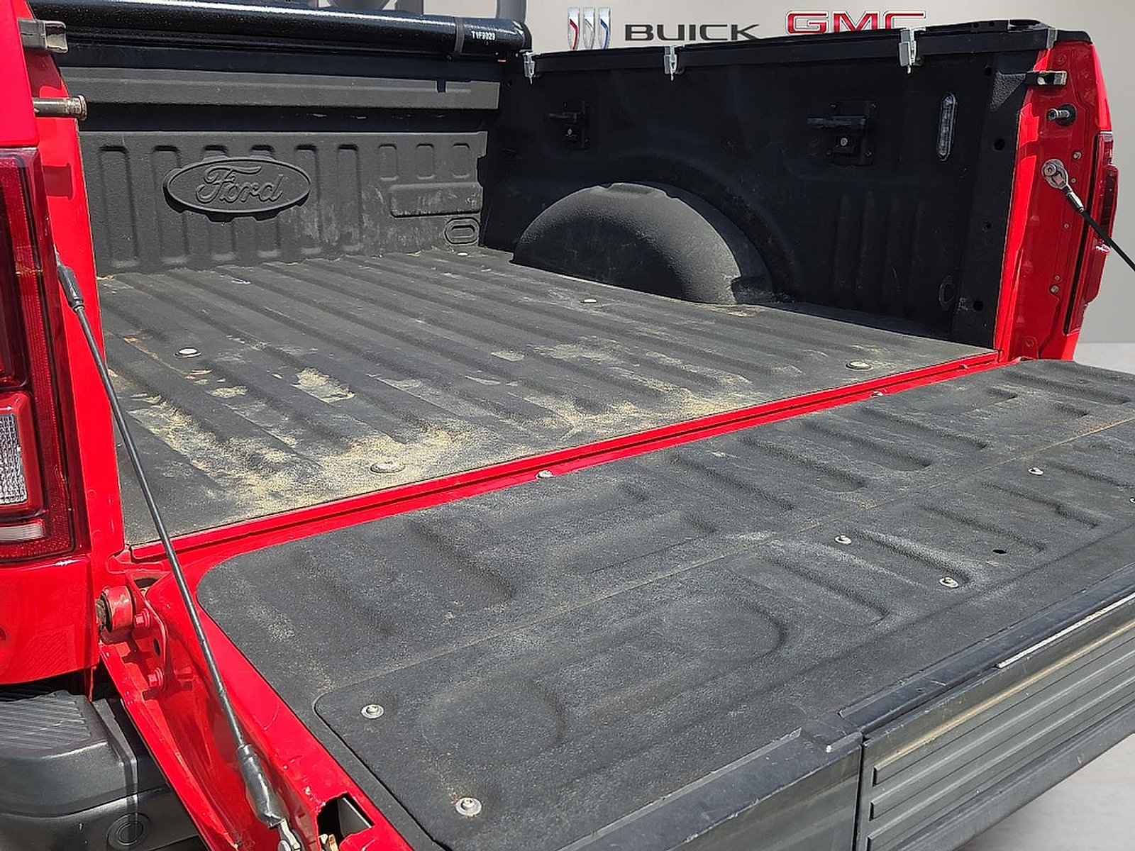 Used 2018 Ford F150 Raptor w/ Equipment Group 802A Luxury AWD/4WD image 18