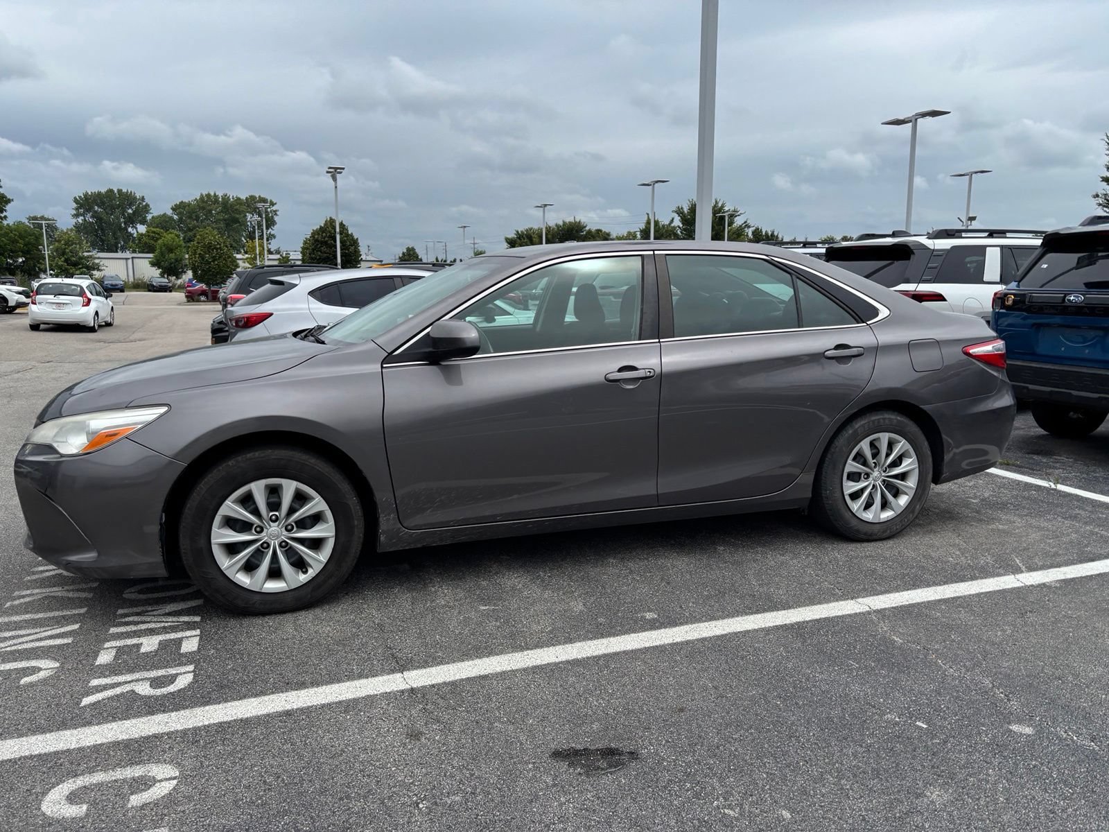 Used 2017 Toyota Camry LE FWD image 4
