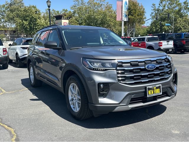 New 2026 Ford Explorer Active w/ Active Comfort Package RWD image 3