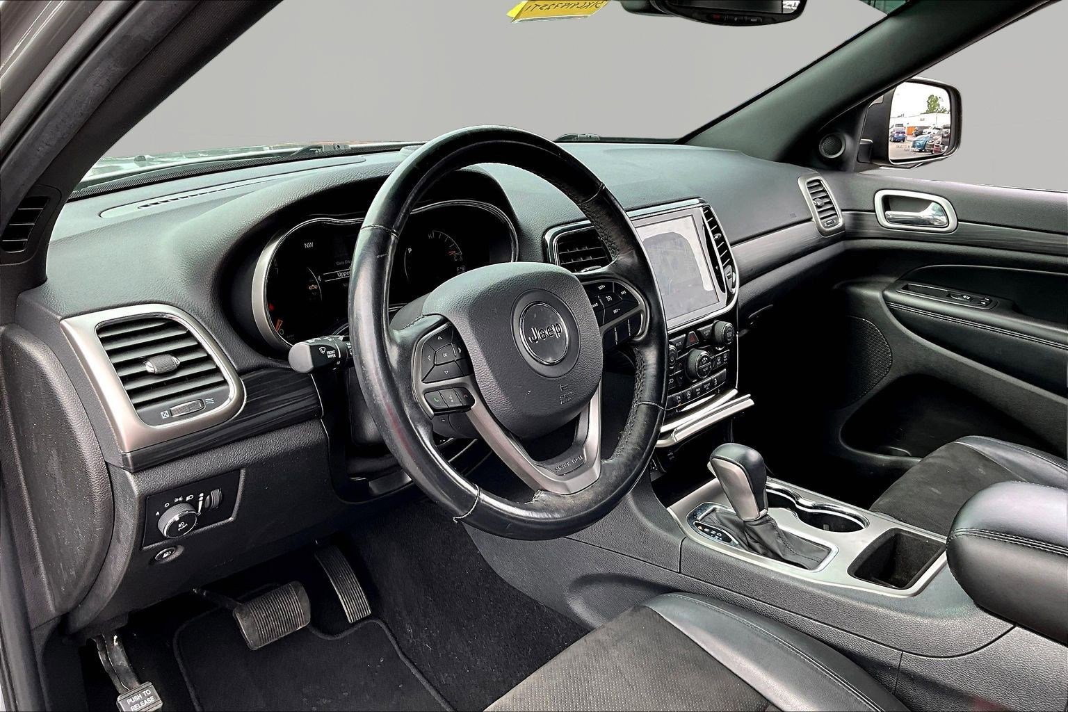 Used 2019 Jeep Grand Cherokee Altitude AWD/4WD image 17