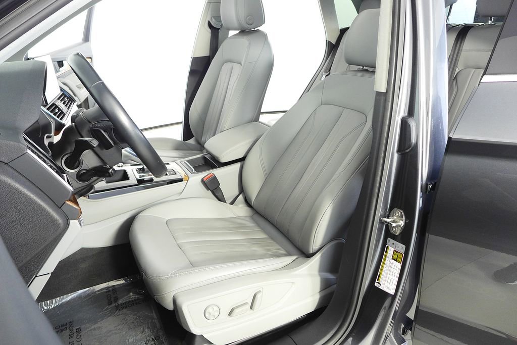 Used 2022 Audi Q5 2.0T Premium Plus w/ Premium Plus Package image 22