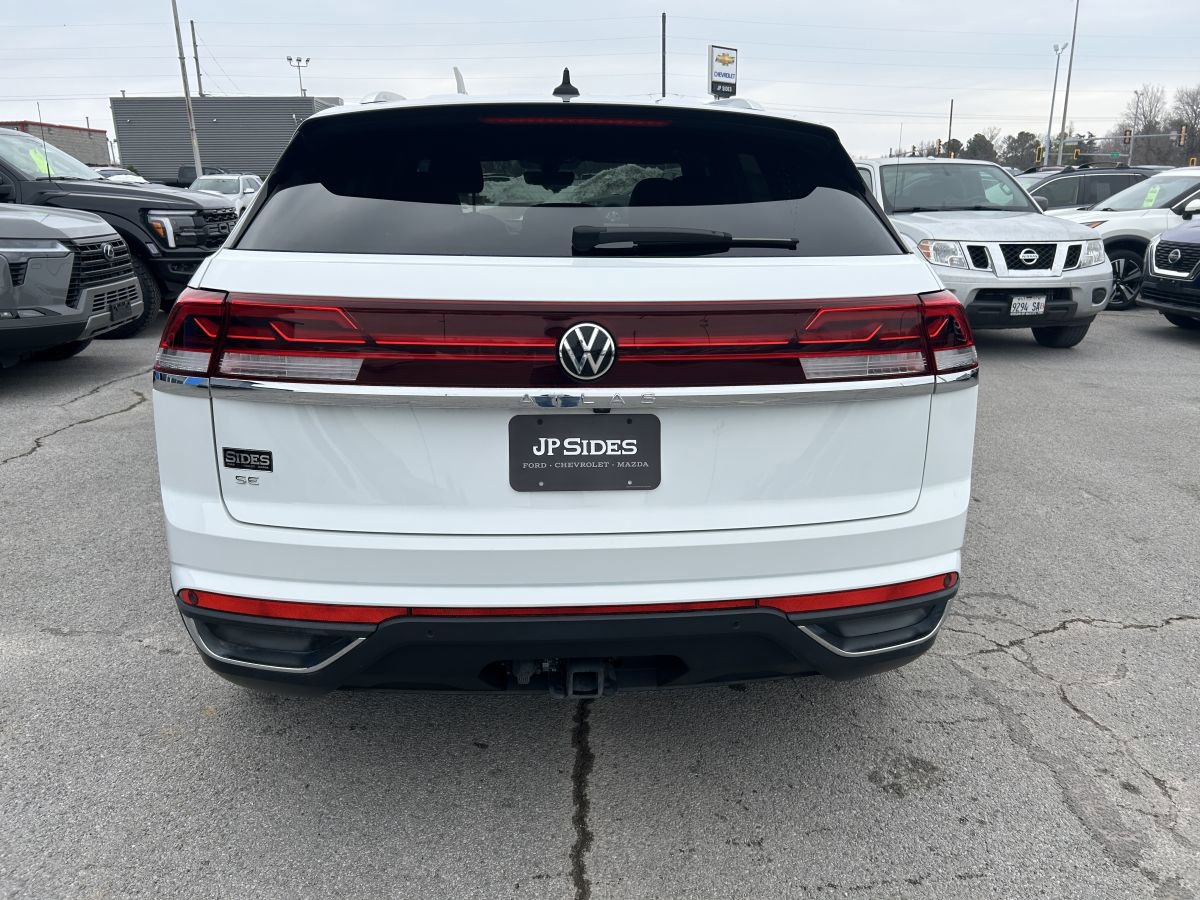Used 2024 Volkswagen Atlas Cross Sport SE image 8