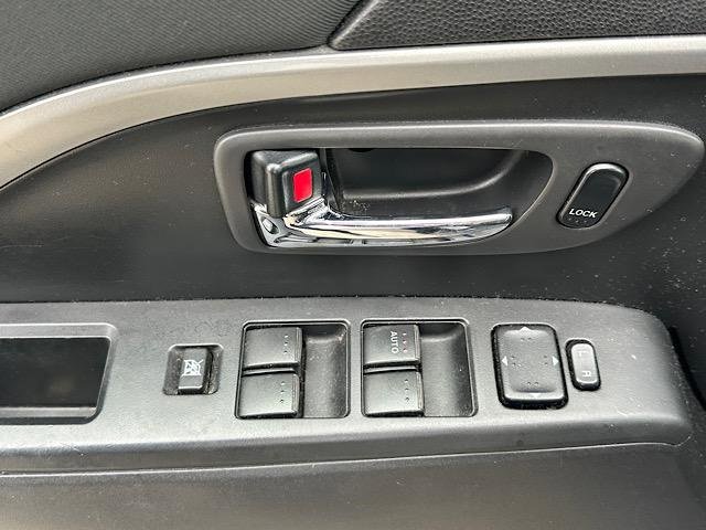 Used 2015 MAZDA MAZDA5 Sport image 20