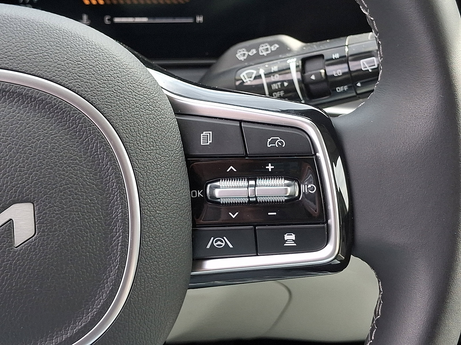 Certified 2025 Kia Sorento S AWD/4WD image 22