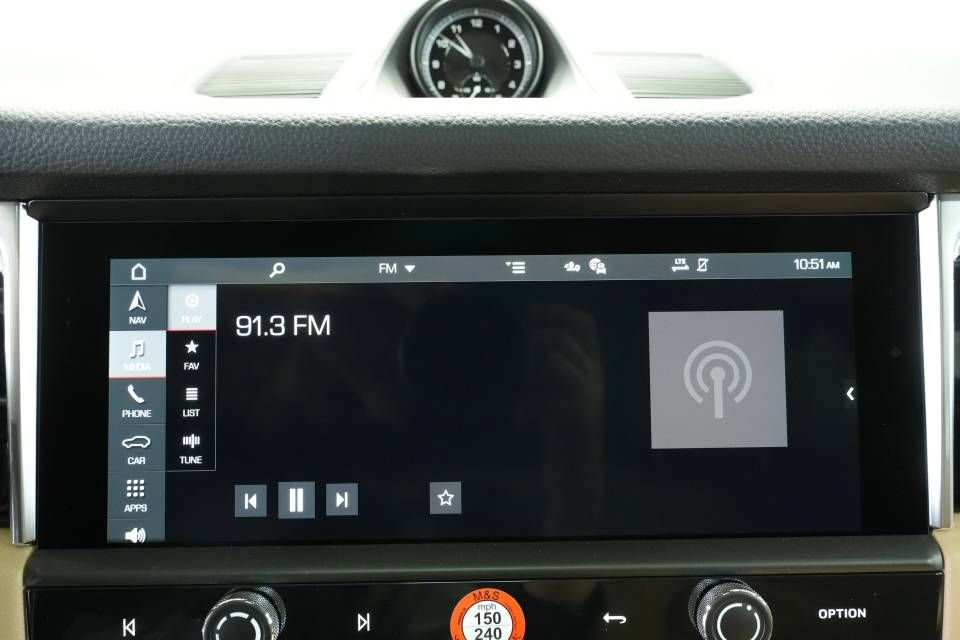 Certified 2026 Porsche Macan AWD/4WD image 17
