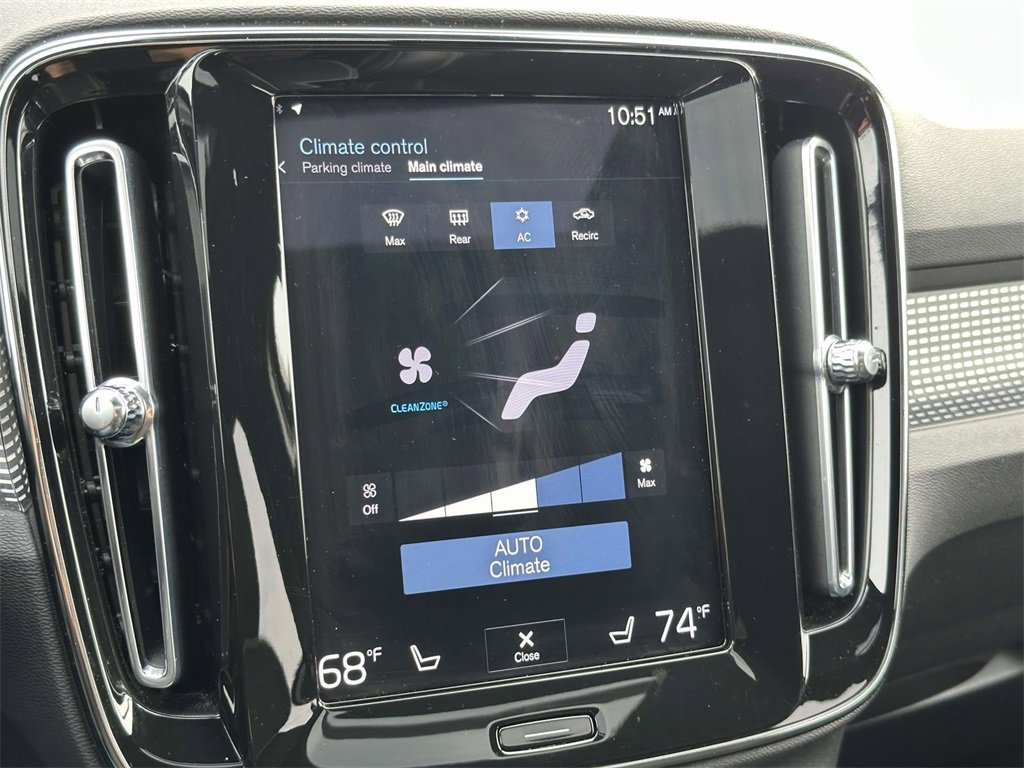 Used 2021 Volvo XC40 T5 R-Design w/ Climate Package image 5