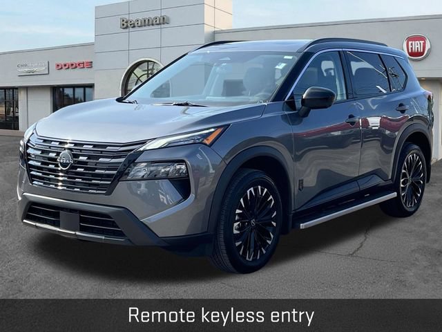 Used 2026 Nissan Rogue Dark Armor FWD image 3
