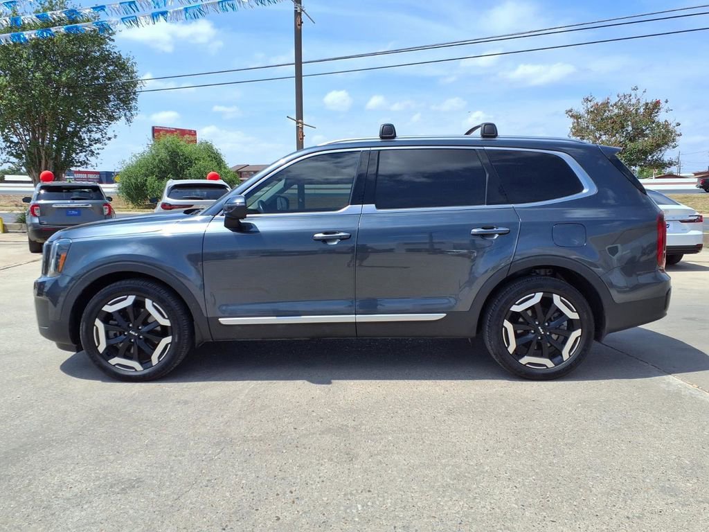 Used 2023 Kia Telluride S w/ S Sunroof Package image 4