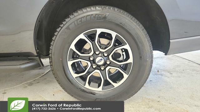 Used 2024 Ford Expedition XLT image 28