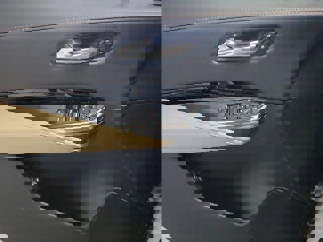 Certified 2024 Cadillac XT4 Luxury FWD image 15