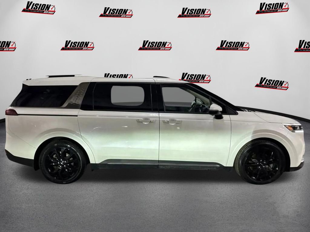 Used 2024 Kia Carnival SX Prestige image 4