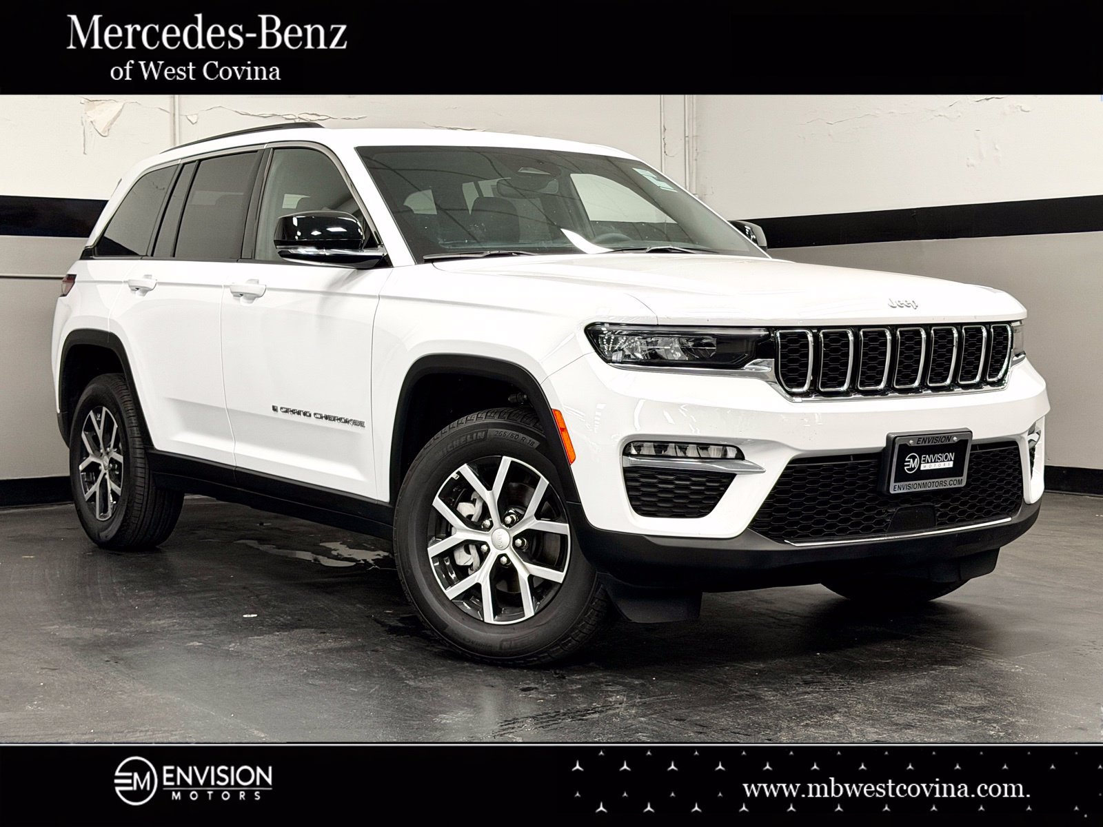 Used 2024 Jeep Grand Cherokee Limited RWD image 1