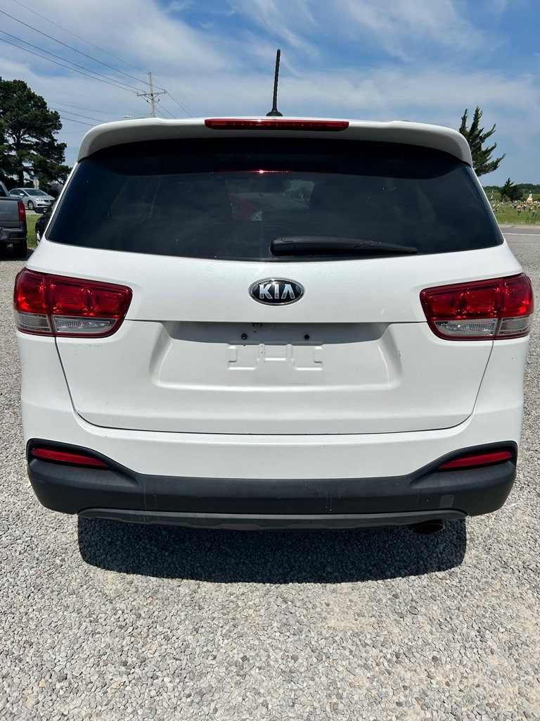 Used 2017 Kia Sorento LX FWD image 4
