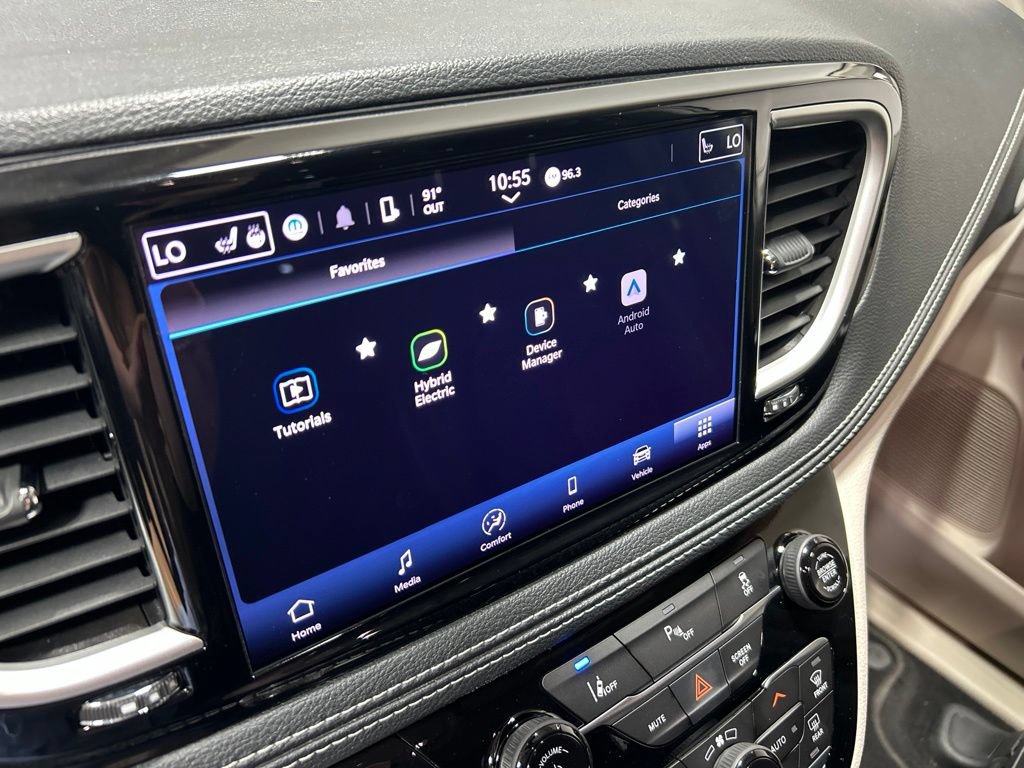Certified 2023 Chrysler Pacifica Touring-L FWD image 40
