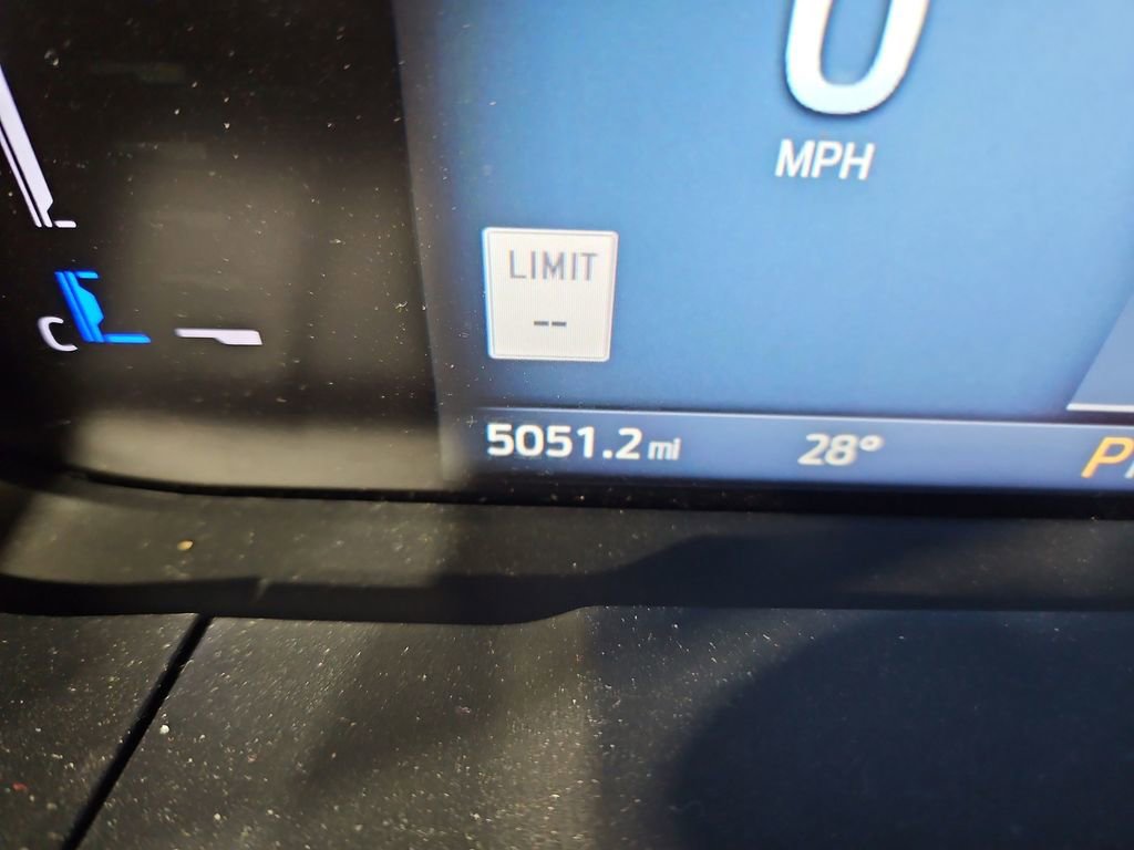 Used 2025 Ford Maverick Tremor image 17