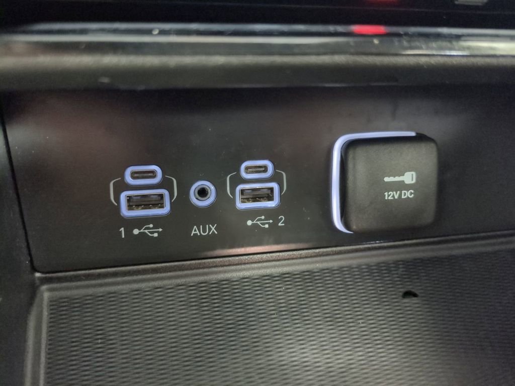 Used 2023 Jeep Grand Cherokee Limited w/ Luxury Tech Group II AWD/4WD image 28