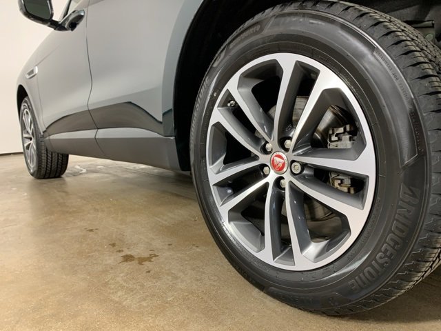 Used 2018 Jaguar F-PACE Premium image 15