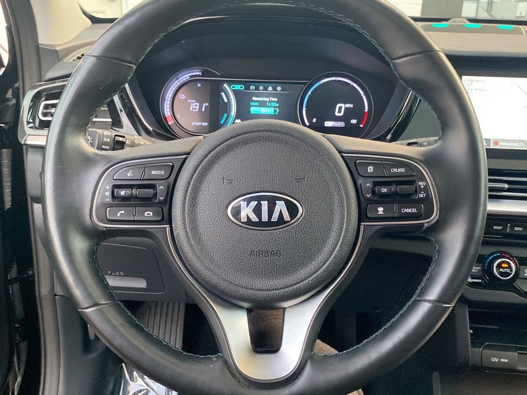 Used 2021 Kia Niro EX Premium w/ Cold Weather Package image 17