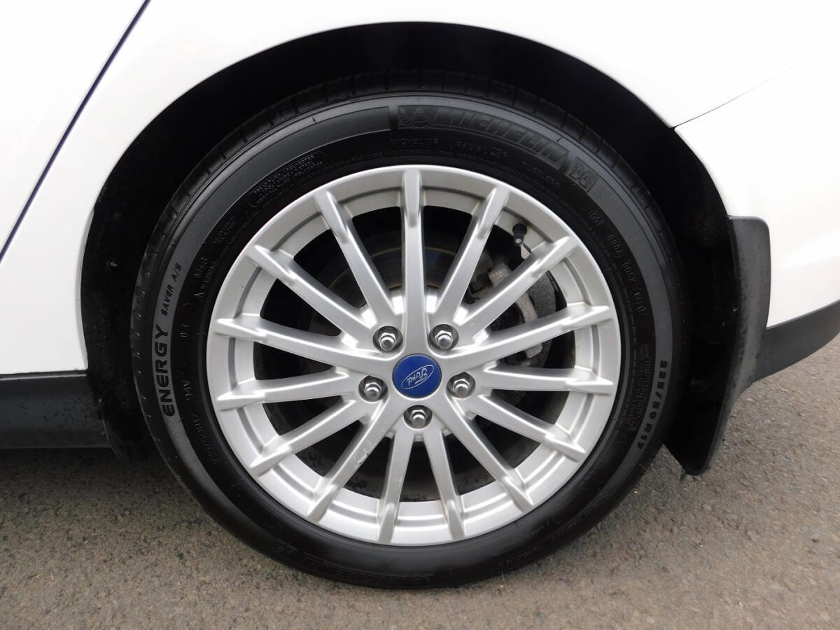 Used 2013 Ford Focus Electric Hatchback w/ Exterior Protection Pkg image 24