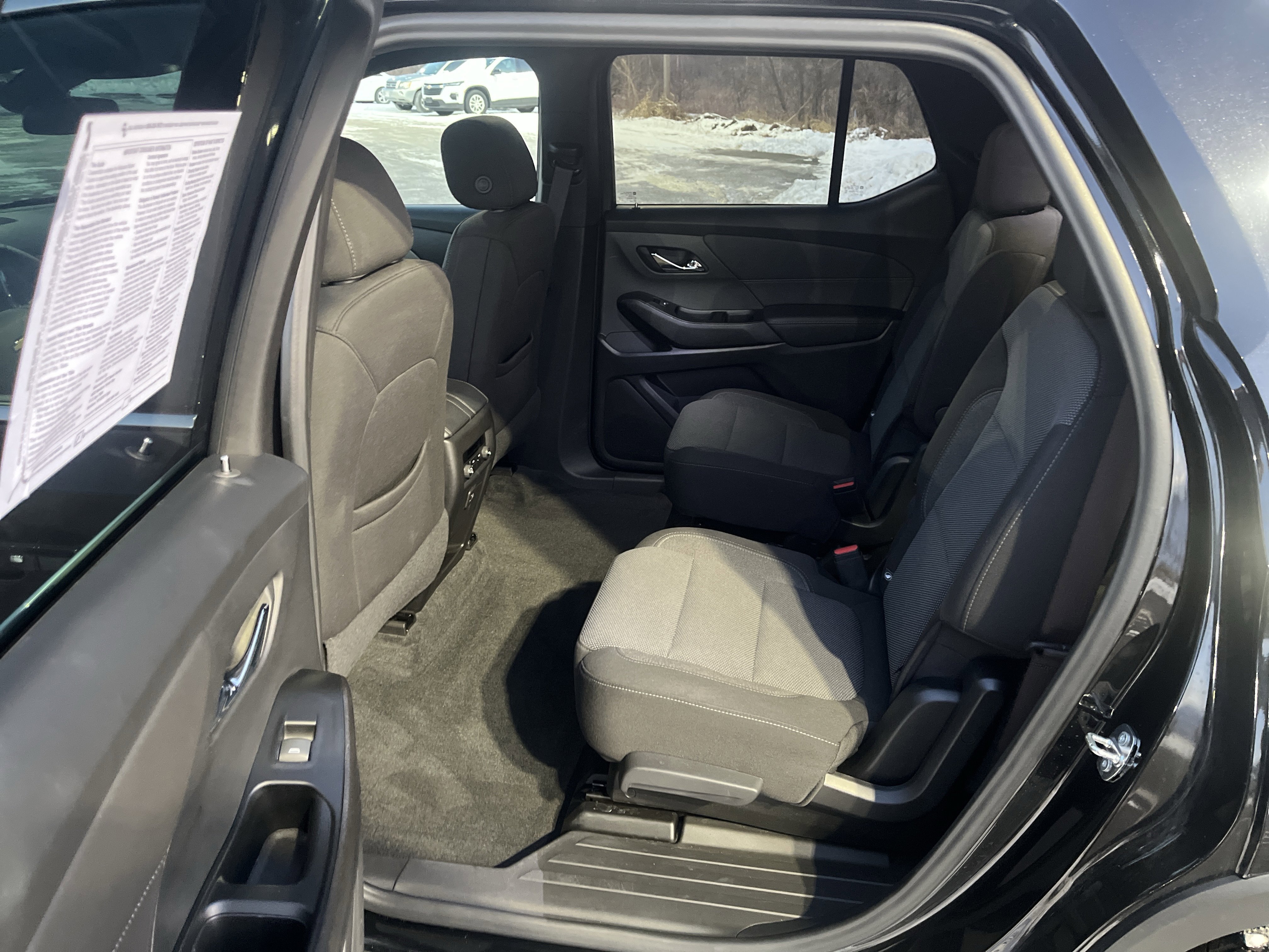 Used 2023 Chevrolet Traverse LT image 12