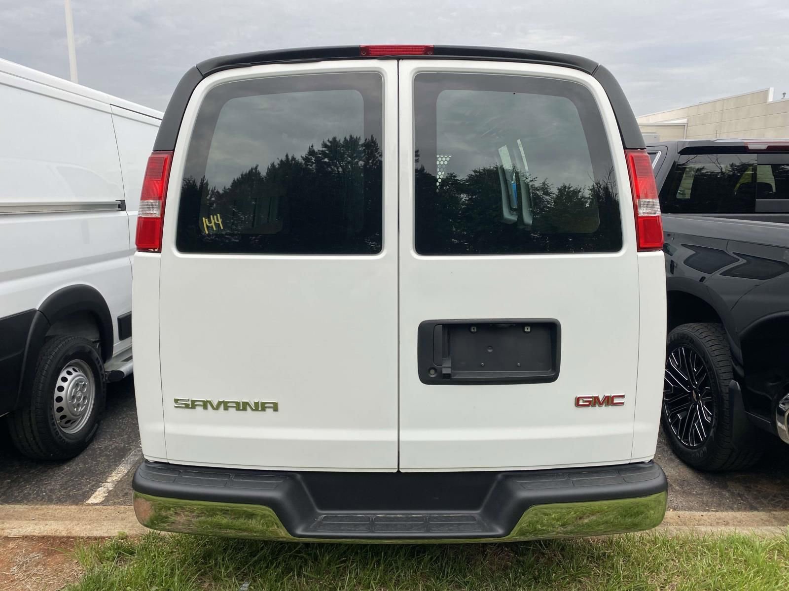 Used 2025 GMC Savana 2500 w/ Driver Convenience Package RWD image 7