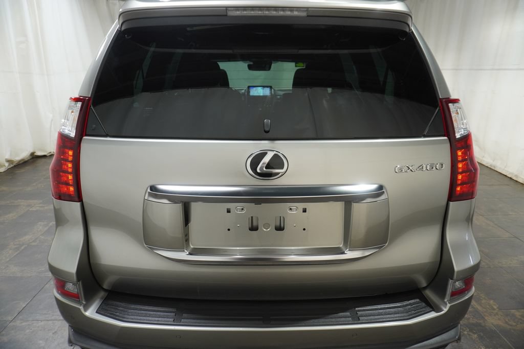 Used 2022 Lexus GX 460 Premium w/ Accessory Package AWD/4WD image 5