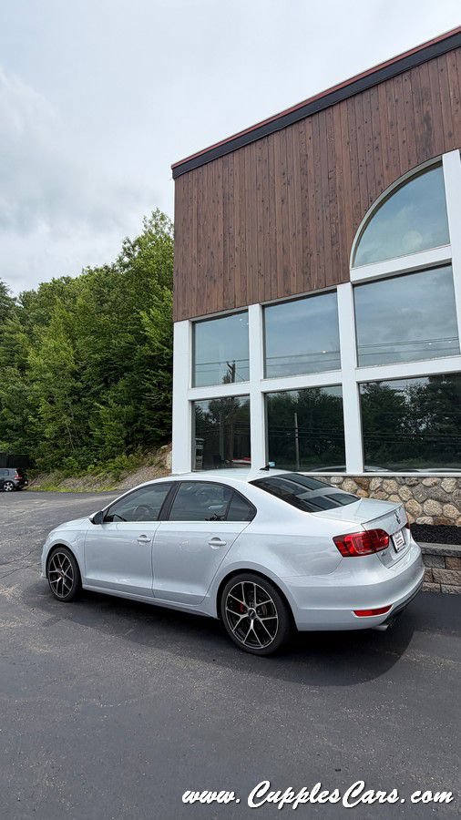 Used 2013 Volkswagen Jetta GLI Autobahn FWD image 29