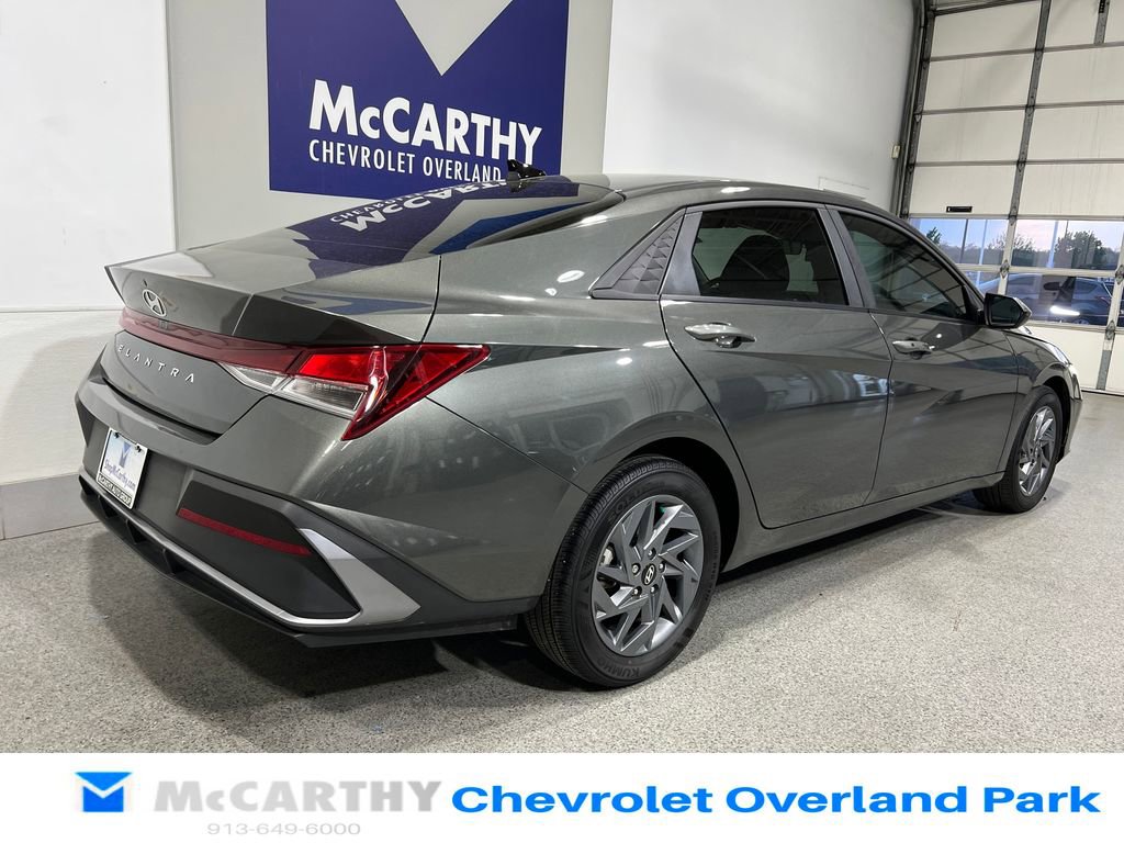Used 2024 Hyundai Elantra SEL FWD image 5
